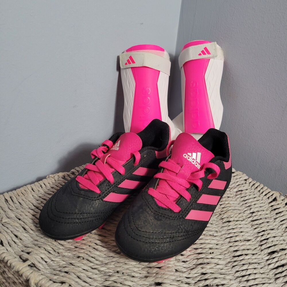 Adidas Girls Soccer Cleats Black/Pink Lace-up w/ Shin Guards Toddler Size 11